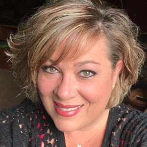 Meet your Posher, Amzie